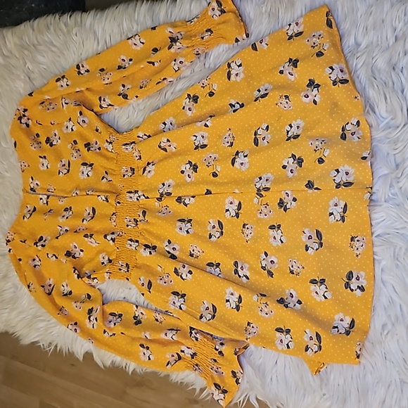 Almost Famous Yellow Floral Cinched Waist Dress – Size Medium (Juniors) - Picture 9 of 12